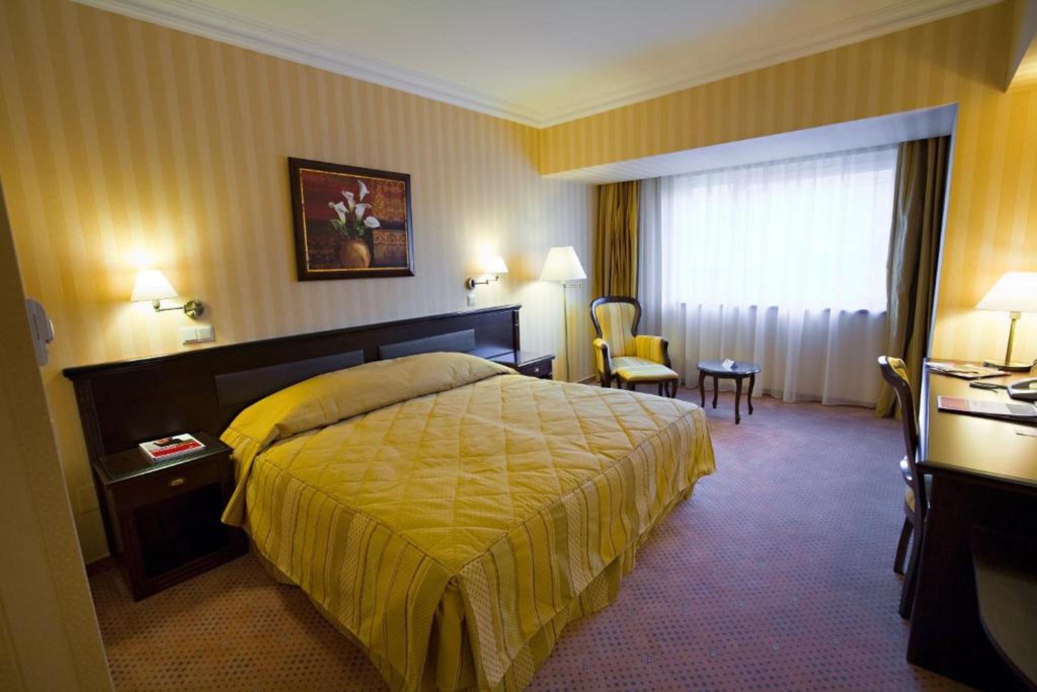 Ramada Hotel & Suites By Wyndham Bucharest North Exterior foto