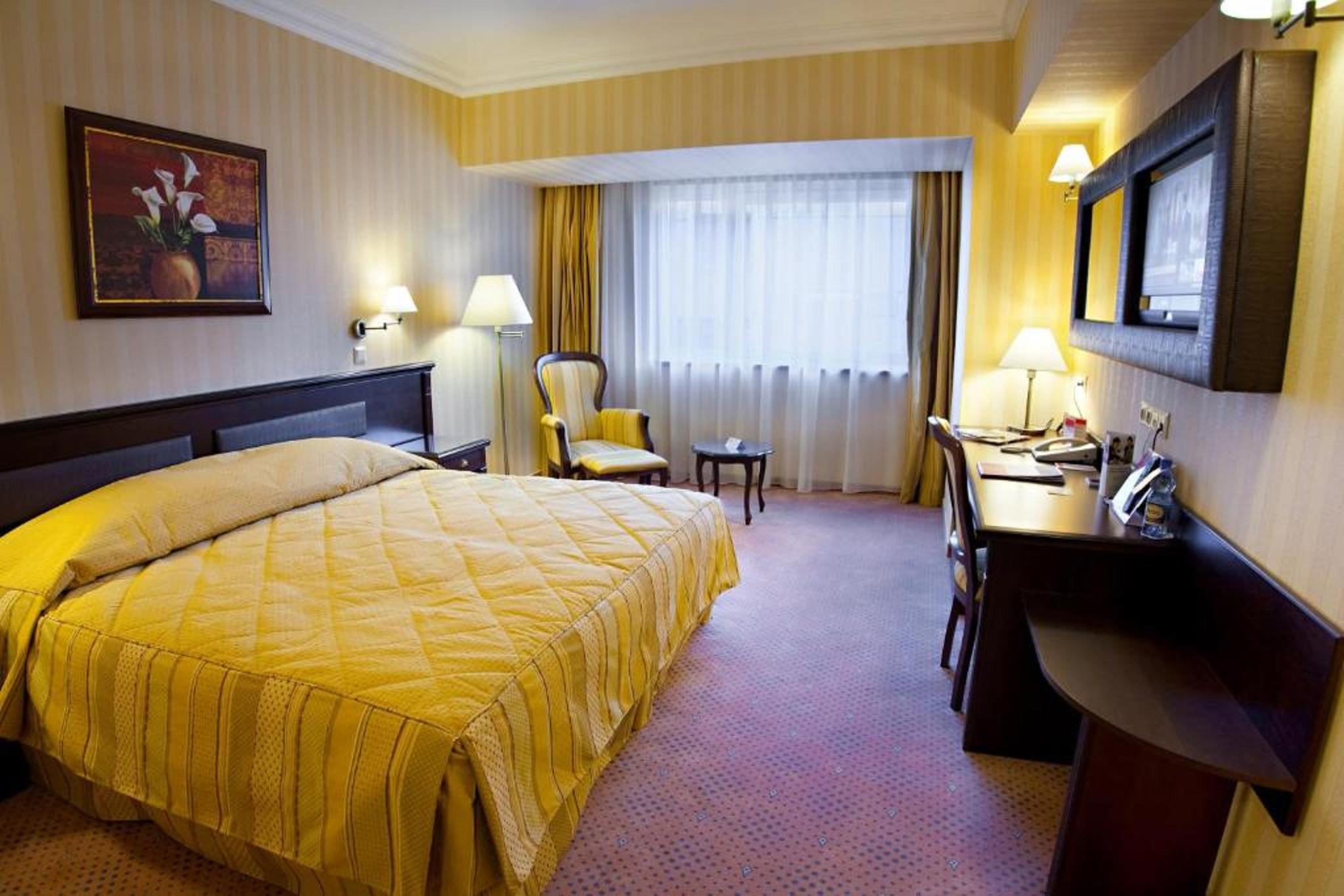 Ramada Hotel & Suites By Wyndham Bucharest North Exterior foto