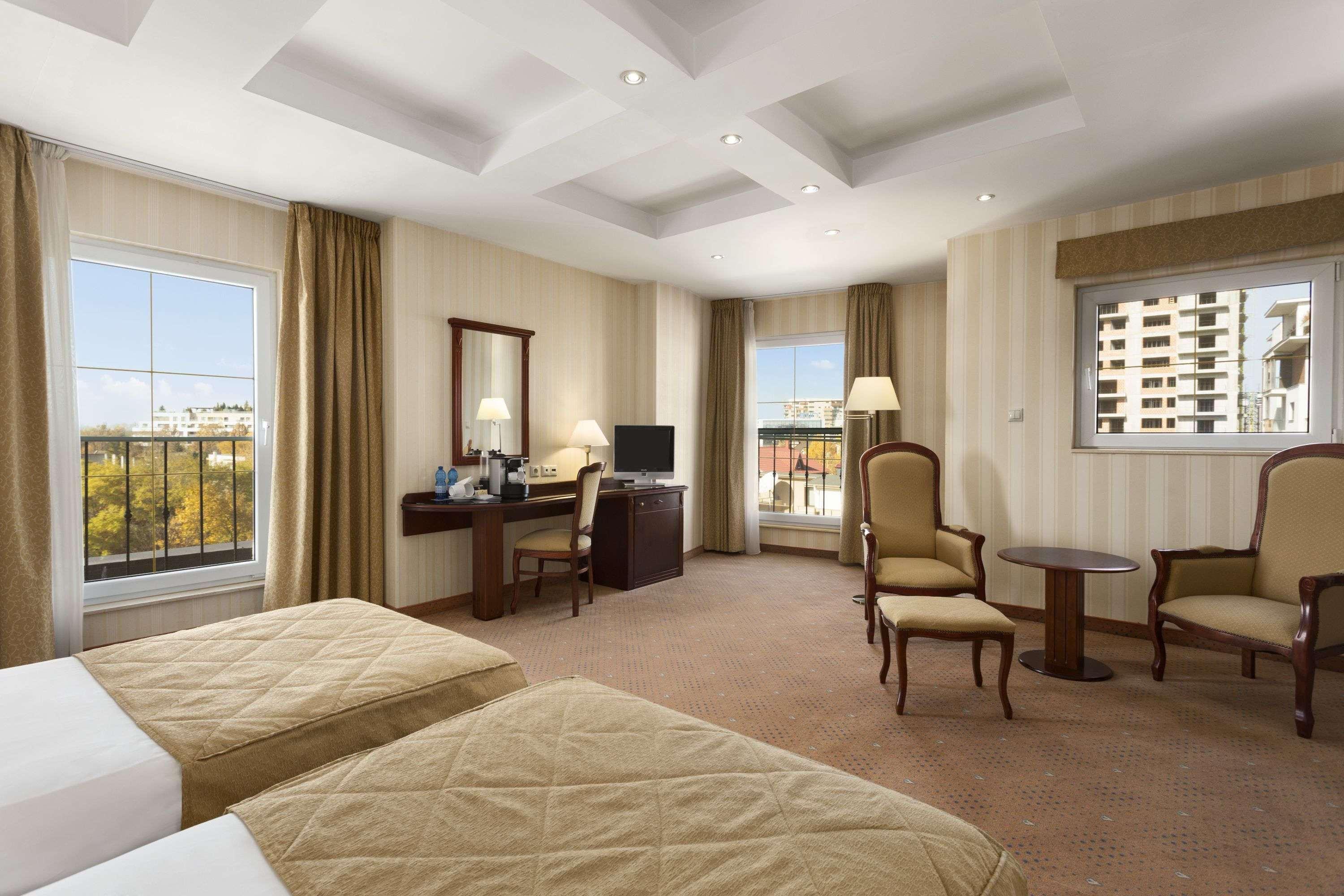 Ramada Hotel & Suites By Wyndham Bucharest North Exterior foto