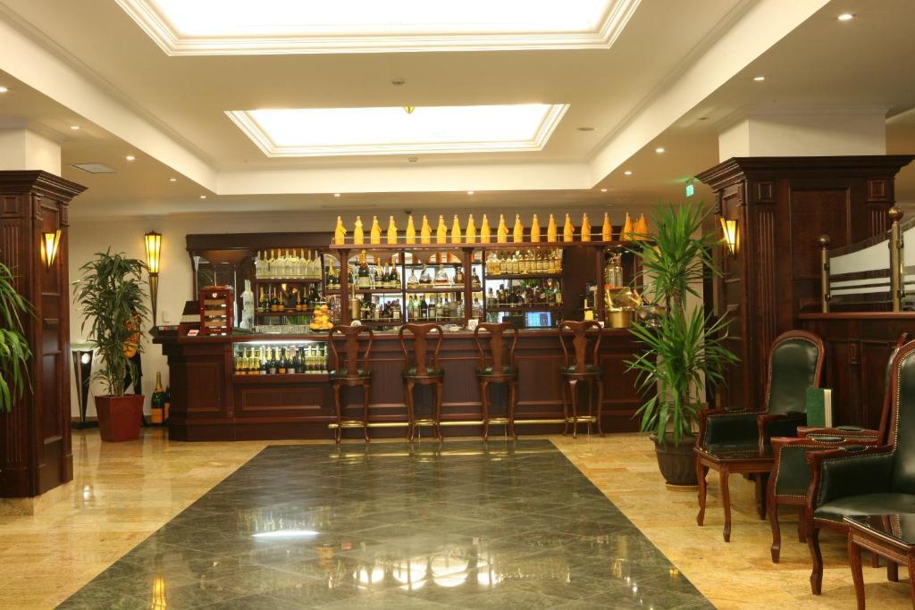Ramada Hotel & Suites By Wyndham Bucharest North Exterior foto