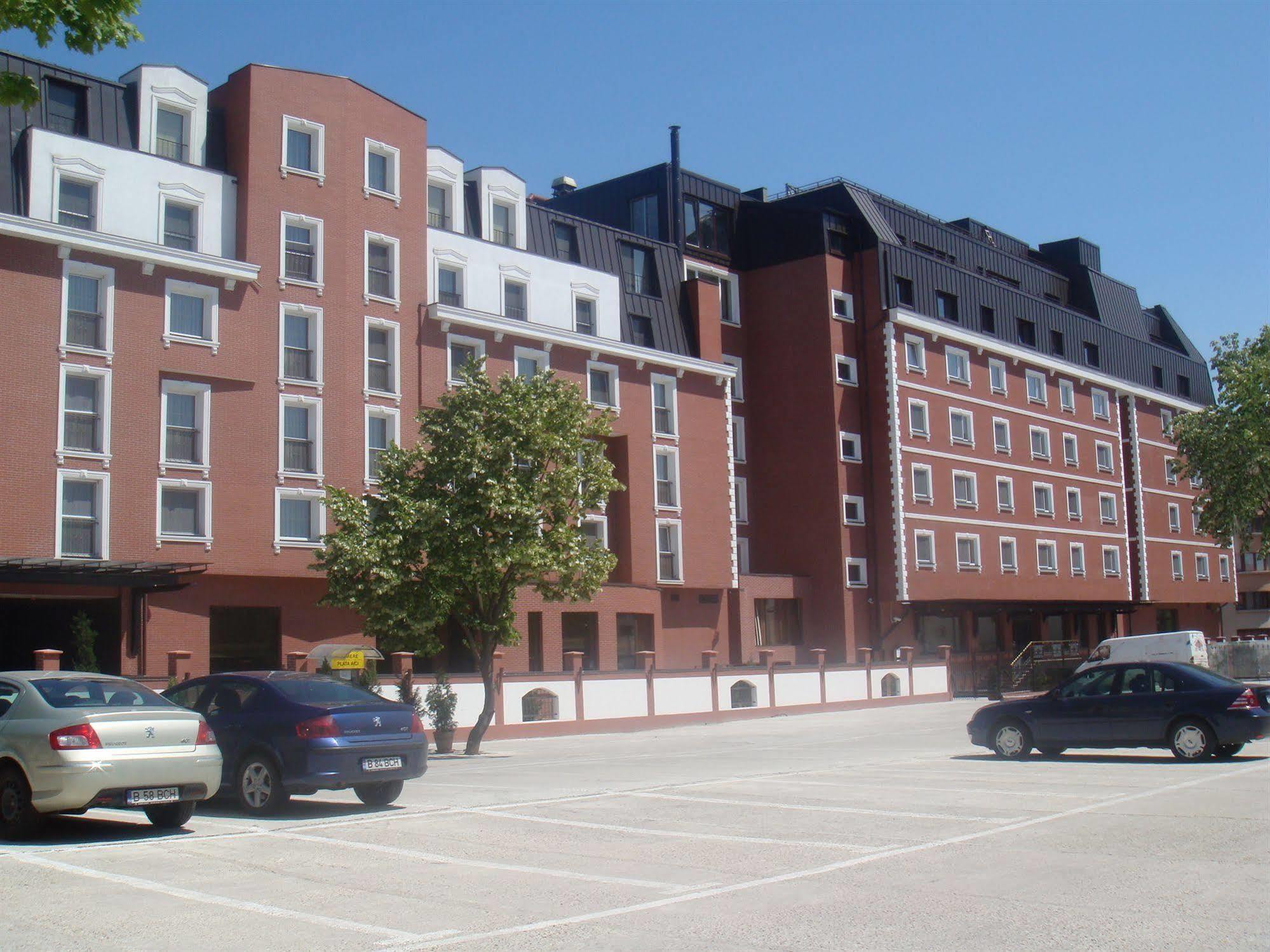 Ramada Hotel & Suites By Wyndham Bucharest North Exterior foto