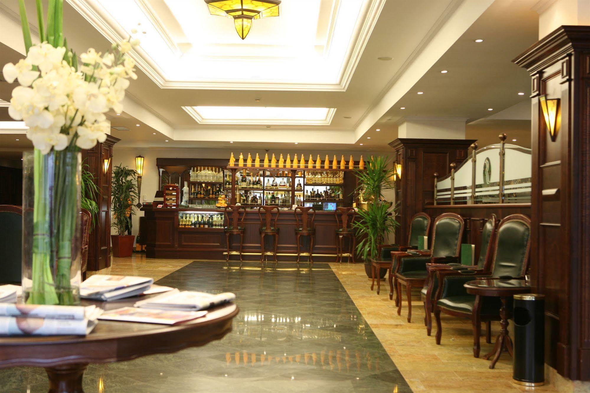 Ramada Hotel & Suites By Wyndham Bucharest North Exterior foto